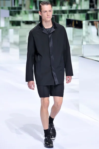 Look 7